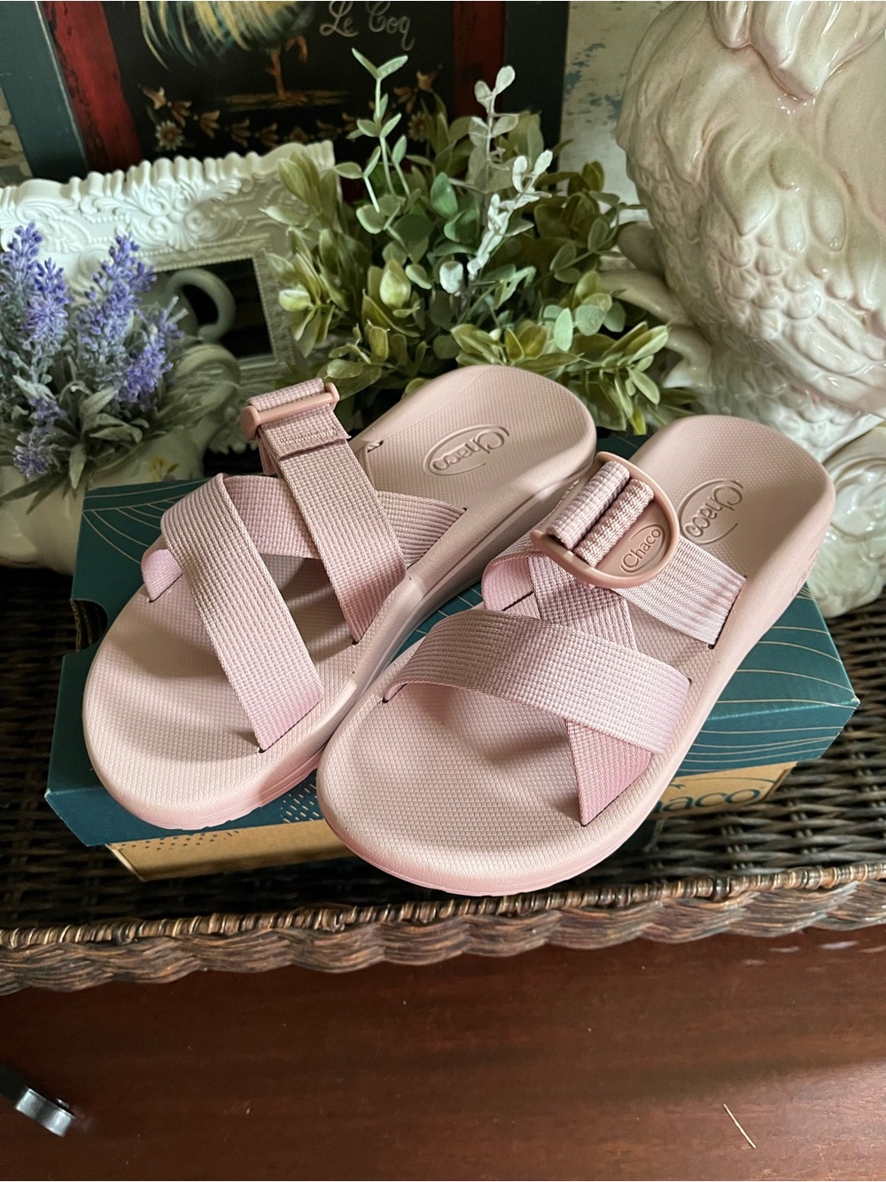 Chaco Women' Cushz Rose Quartz Slides Price is Firm